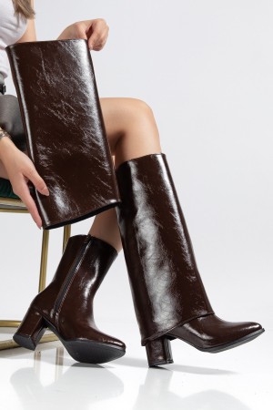 أحذية ويلا براون ذات الكعب اللامع القابل للفصل