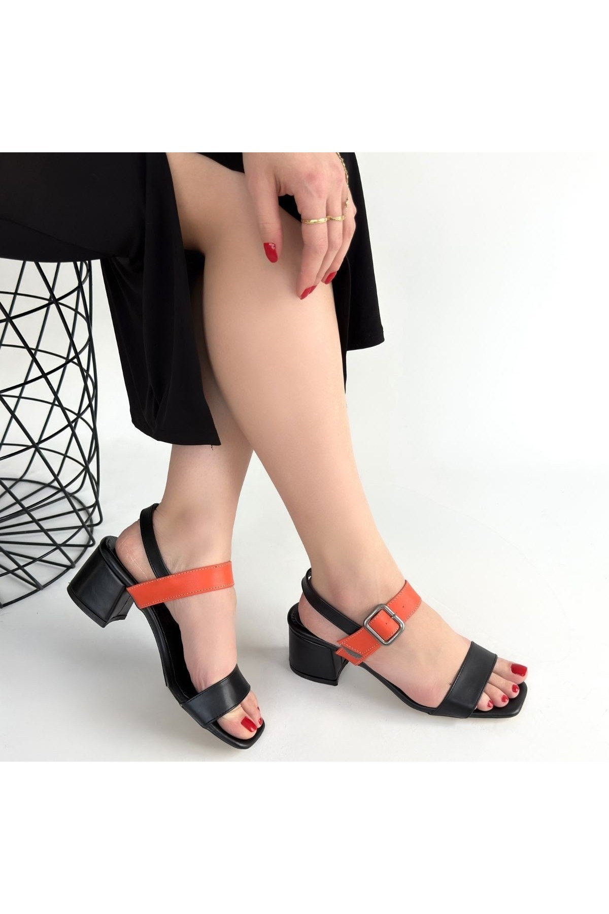 Year Black Leather Black High-Heeled Shoes with Orange Details detay görseli
