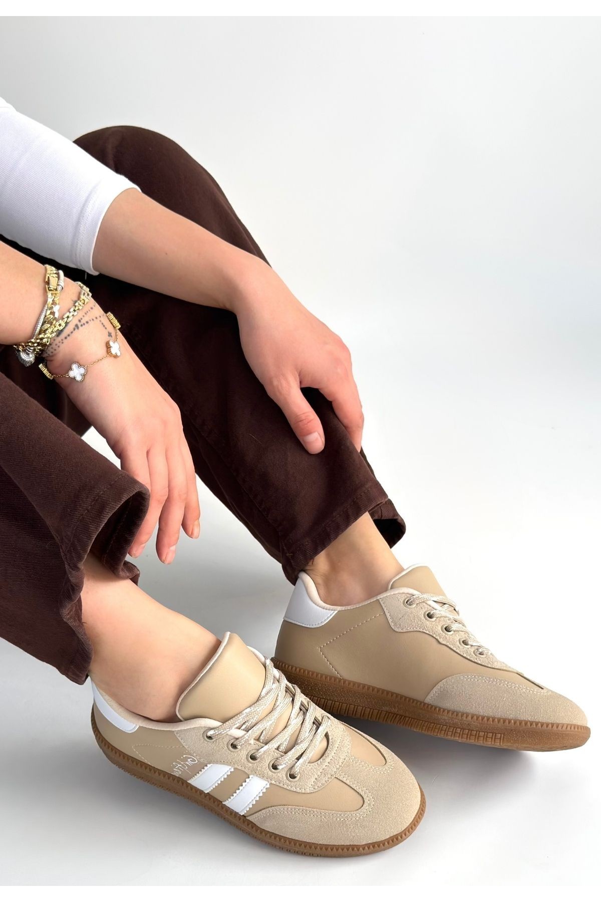 Zerti Beige Leather Lace-up Sneakers