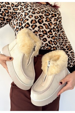 أحذية زينيا من جلد الغزال البيج