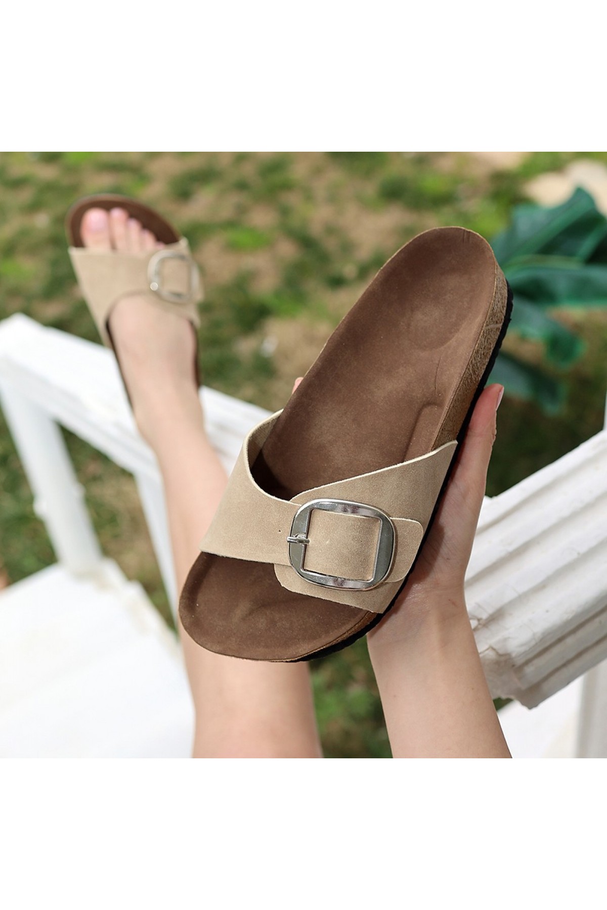 Zooy Beige Nubuck Slippers detay görseli
