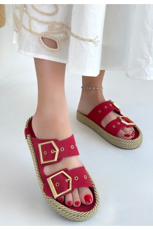 شباشب آيسز الحمراء من جلد النوبوك