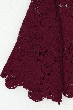 بلوزة محبوكة برقبة دائرية وأكمام إسبانية -بوردو