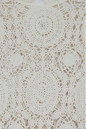 بلوزة محبوكة برقبة دائرية وأكمام إسبانية -لون كريمي