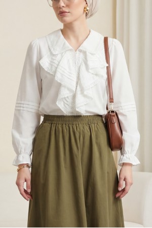 بلوزة مطاطية بأكمام مكشكشة من الأمام  -أبيض