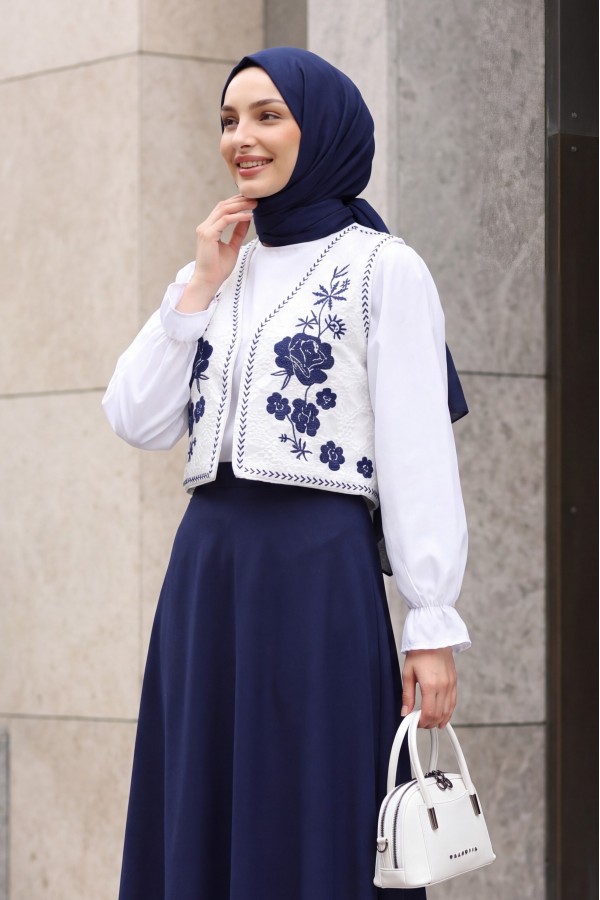 Çiçek Nakışlı Astarlı Desenli Yelek -Beyaz