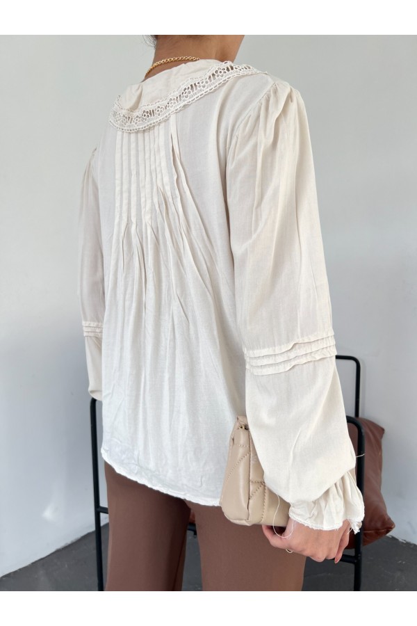 Front Frilly Scalloped Sleeve Elastic Blouse - Beige