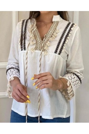 Yakası Bağcıklı Kolu Dantelli Püsküllü Bluz -Beyaz