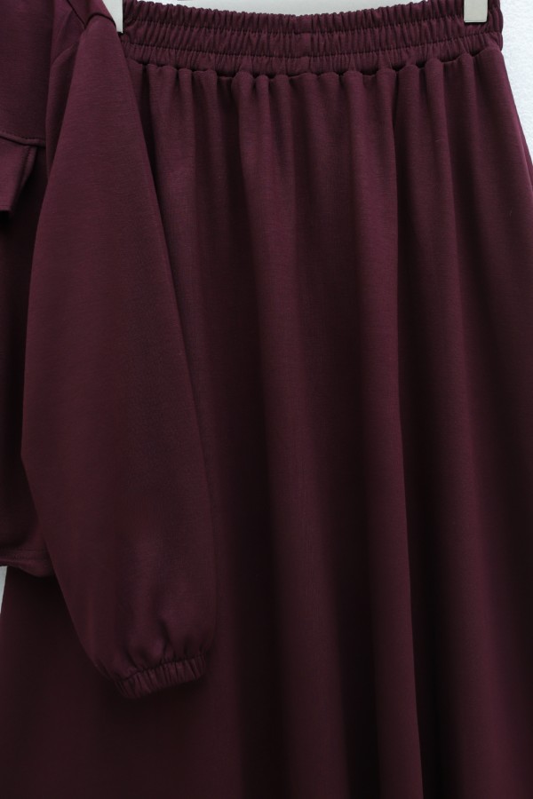 Oysho Set with Zipper, Elastic Waist, Shirt Collar, and Flap Pockets -Maroon