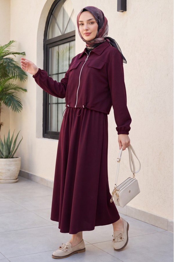 Oysho Set with Zipper, Elastic Waist, Shirt Collar, and Flap Pockets -Maroon