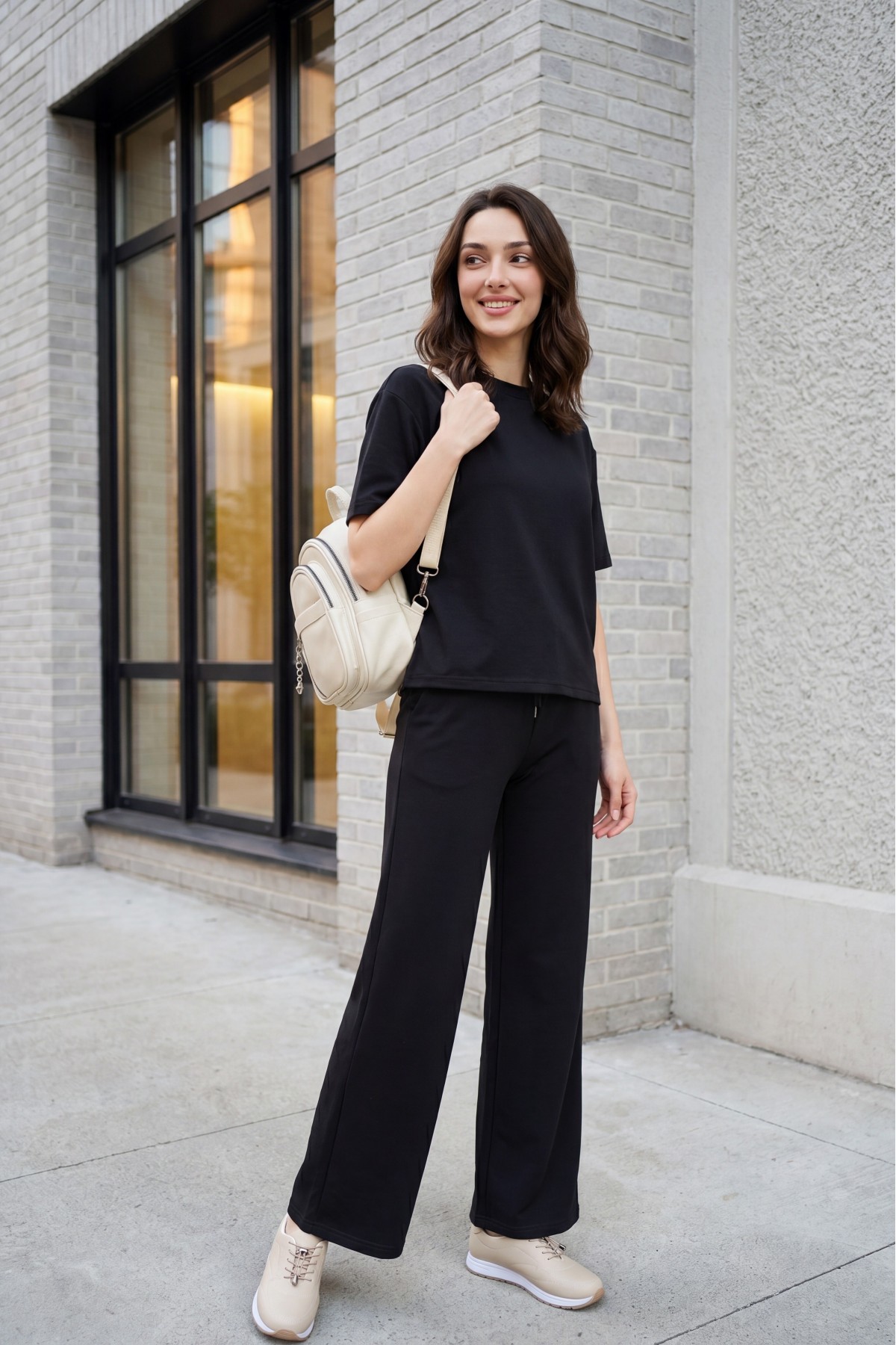 Crew Neck Short Sleeve Trousers with Pockets and Drawstring Waist Oysho Set -Black