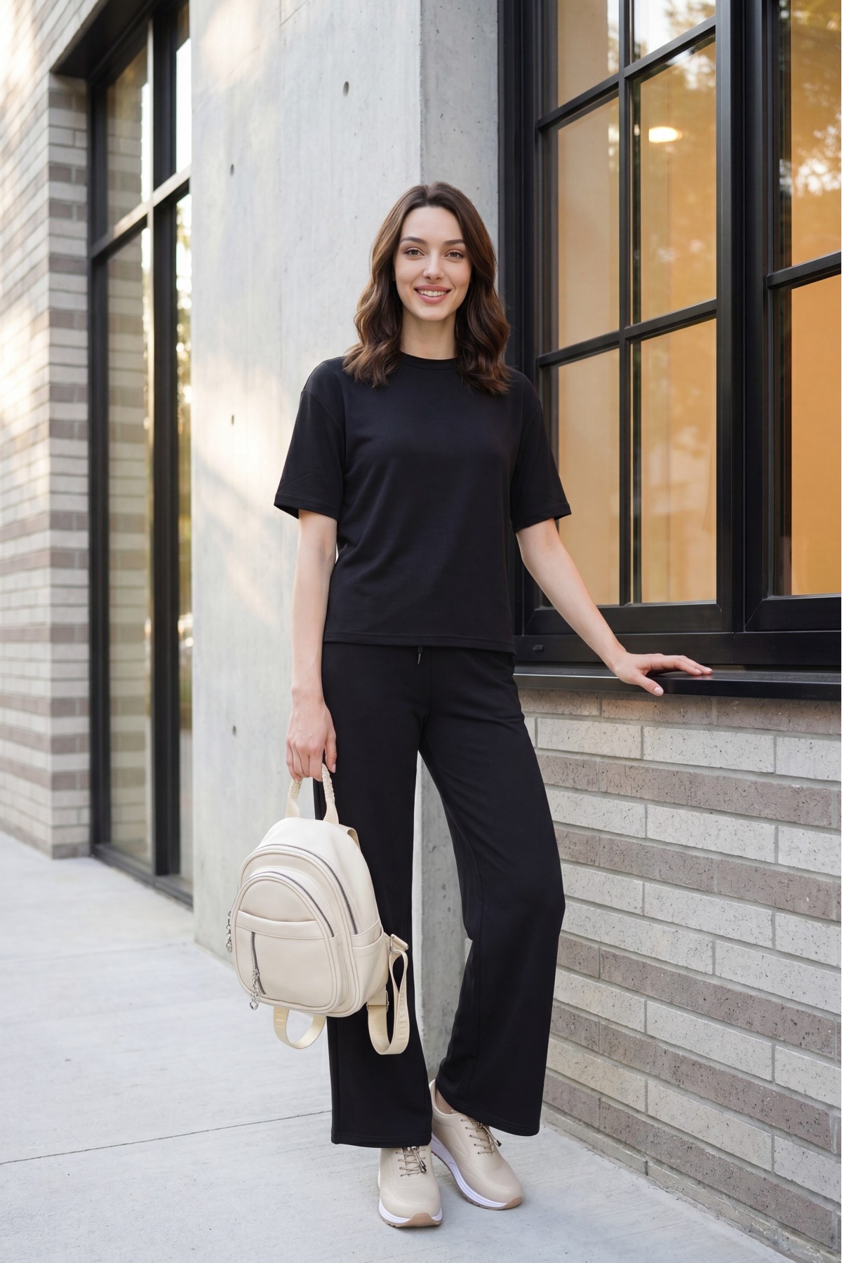 Crew Neck Short Sleeve Trousers with Pockets and Drawstring Waist Oysho Set -Black