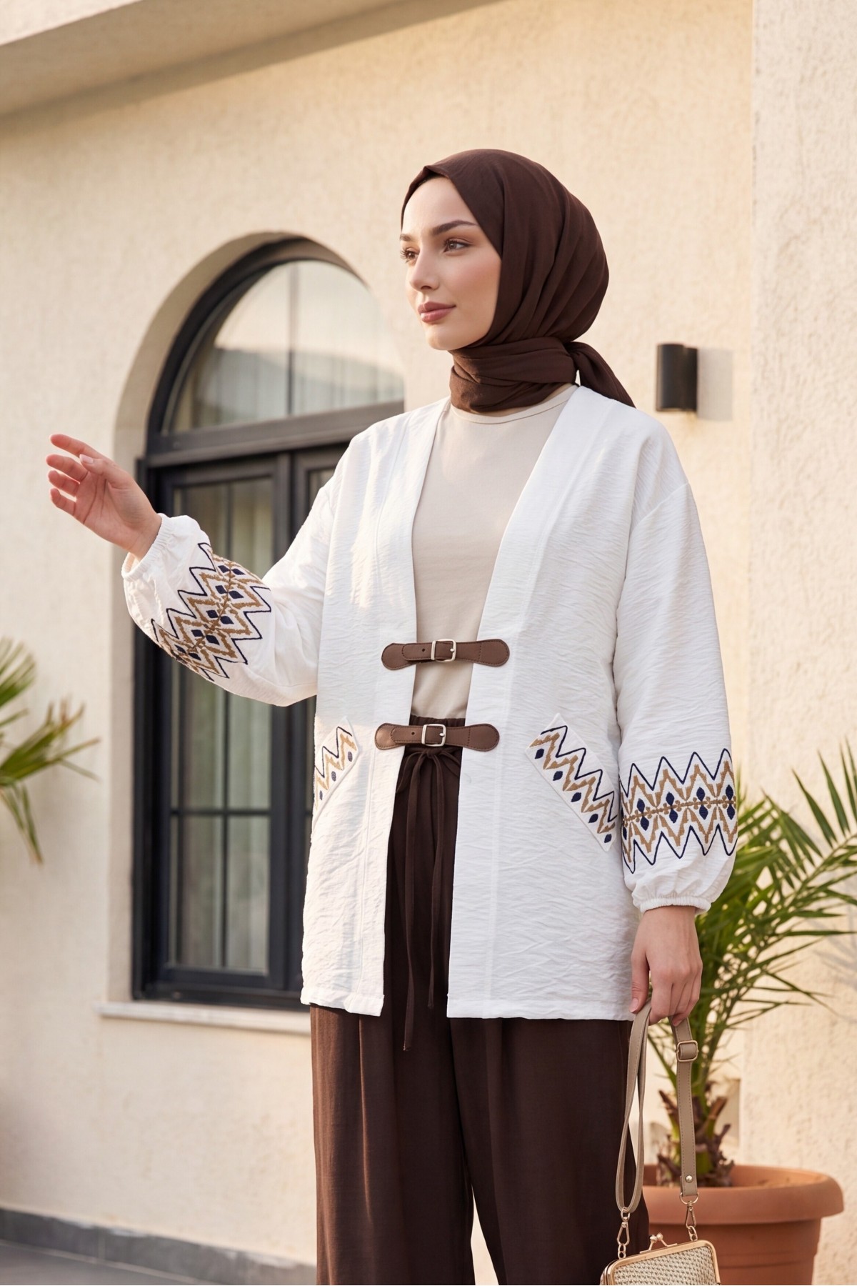 Nakışlı Kolu Lastikli Kemer Detaylı Keten Kimono  -Beyaz