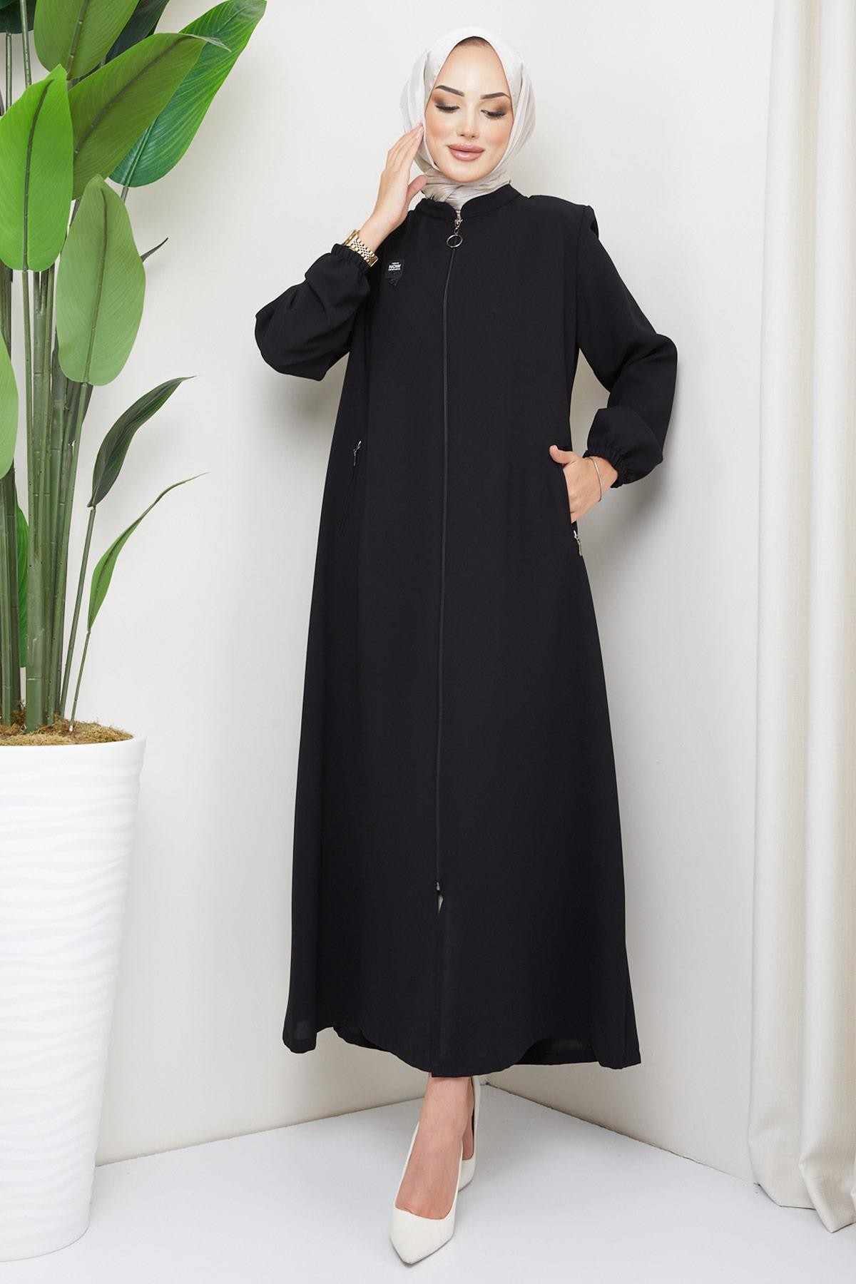 Emblem Detailed Plus Size Abaya Black HM2257