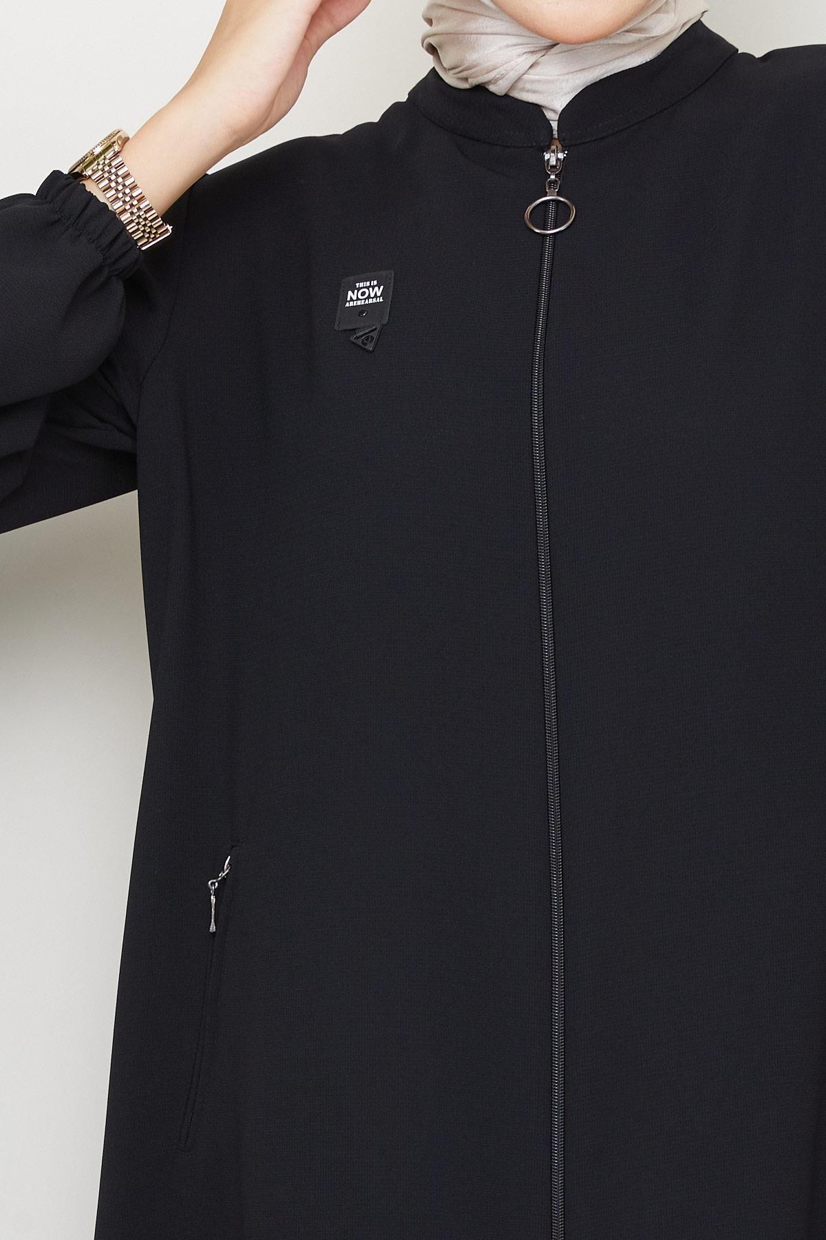 Emblem Detailed Plus Size Abaya Black HM2257