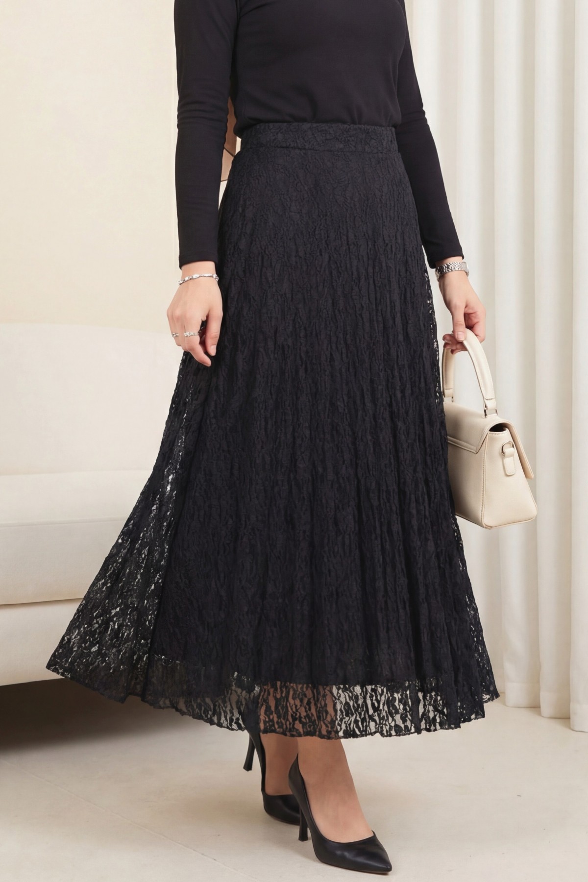 Patterned Lined Guipure Lace Skirt -Black