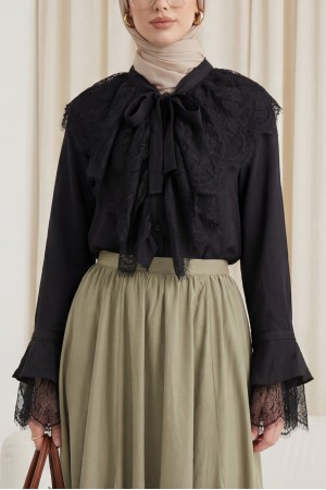 Yakası Bağcıklı Fırfırlı Dantel Detaylı Arkası Uzun Cupra Gömlek  -Siyah