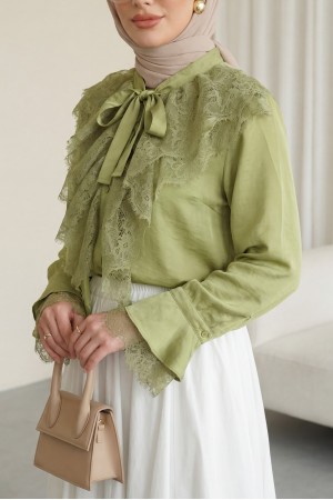 Yakası Bağcıklı Fırfırlı Dantel Detaylı Arkası Uzun Cupra Gömlek  -Yağ Yeşili