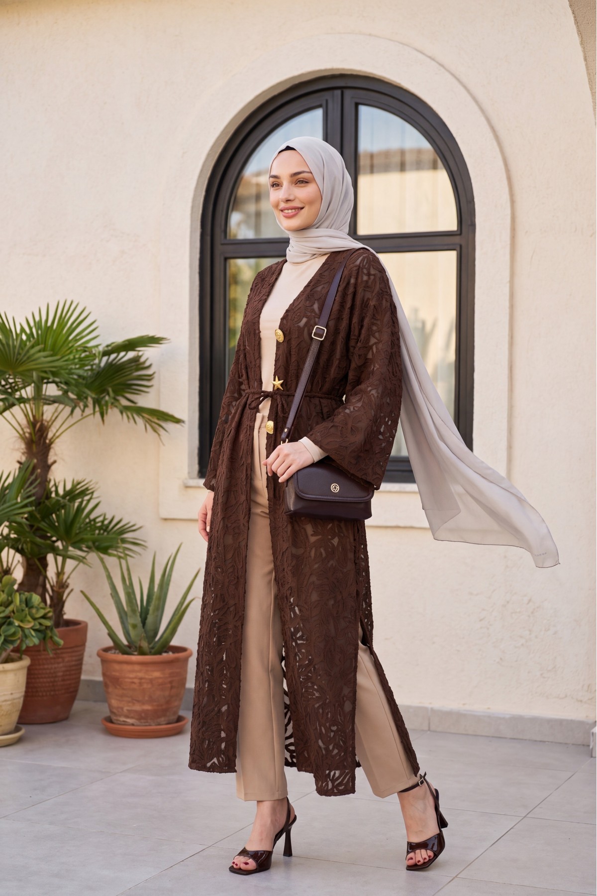 Long Jacquard Kimono with Wide Sleeves Ties and Brooch -Brown