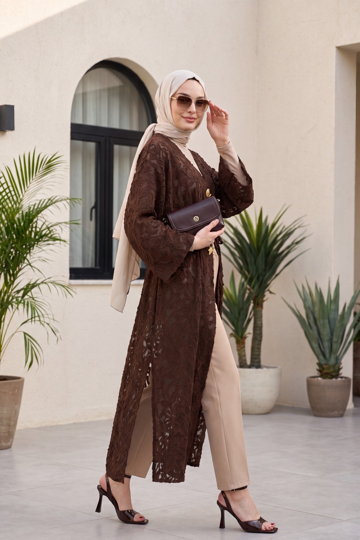 Long Jacquard Kimono with Wide Sleeves Ties and Brooch -Brown