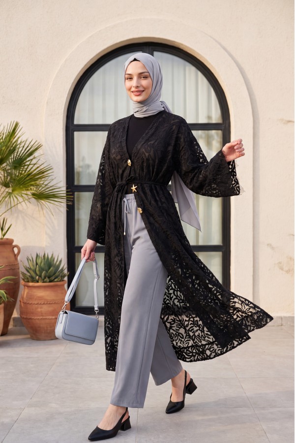 Geniş Kol Bağcıklı Broşlu Jakarlı Uzun Kimono -Siyah