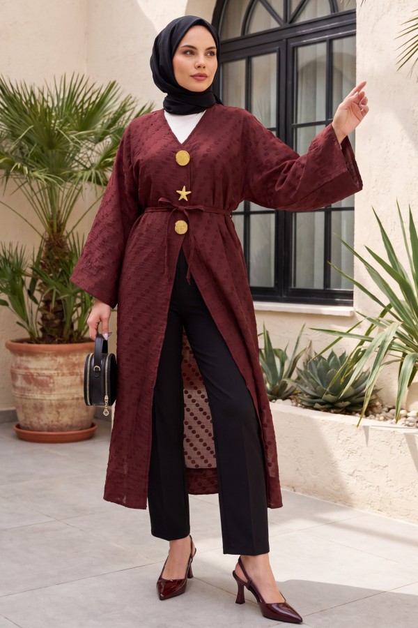 Broş Detaylı Yanları Yırtmaçlı Kabartma Puantiye Desenli Jakarlı Kimono -Bordo