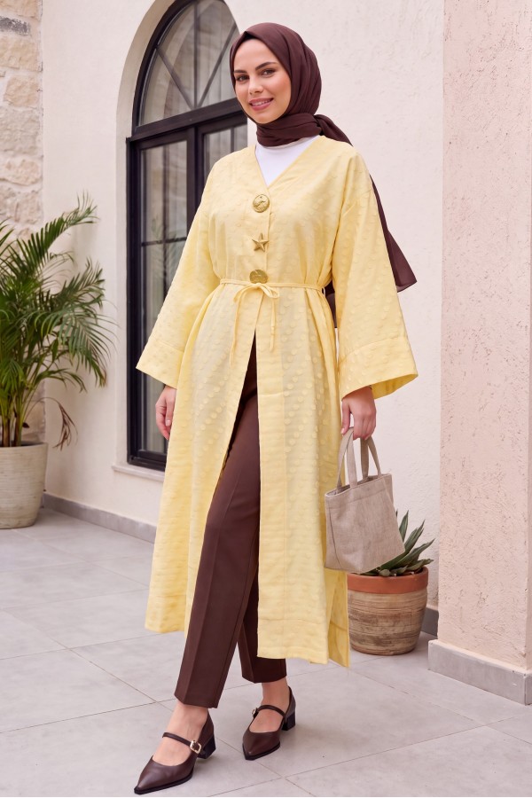 Broş Detaylı Yanları Yırtmaçlı Kabartma Puantiye Desenli Jakarlı Kimono -Sarı