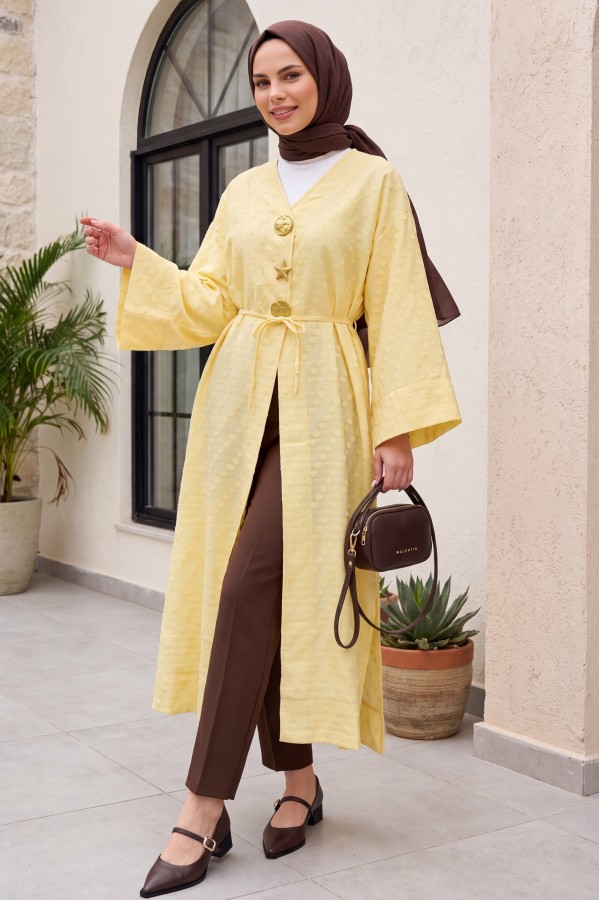 Broş Detaylı Yanları Yırtmaçlı Kabartma Puantiye Desenli Jakarlı Kimono -Sarı