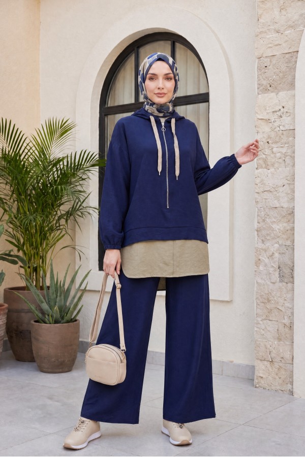 Strawberry Set with Half-Zip Hooded Sweatshirt, Elasticated Cuffs, and Wide-Leg Pants -Navy blue