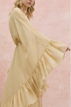 Yanı Fırfırlı Asimetrik Kesim Bağcıklı İçlikli Şifon Elbise Abaya Takım  -Bej