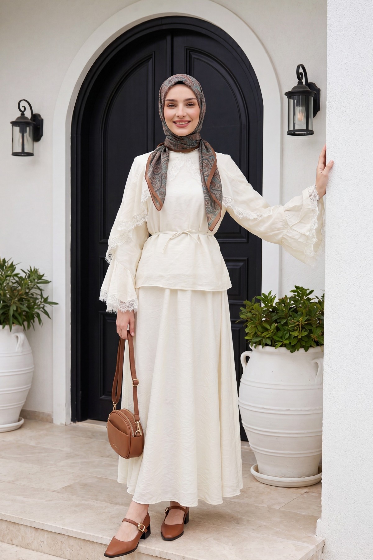 Lace-detailed, Spanish-style sleeve, lined, belted tulle voile skirt set -Ecru