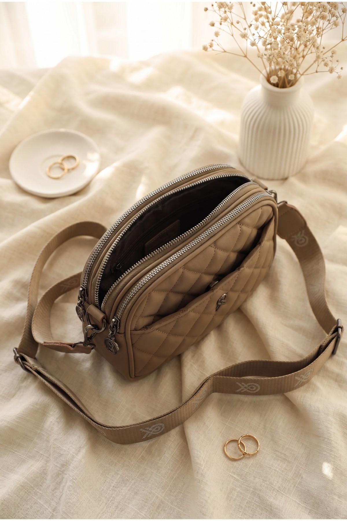 3-Compartment Zippered Quilted Bag -Light coffee