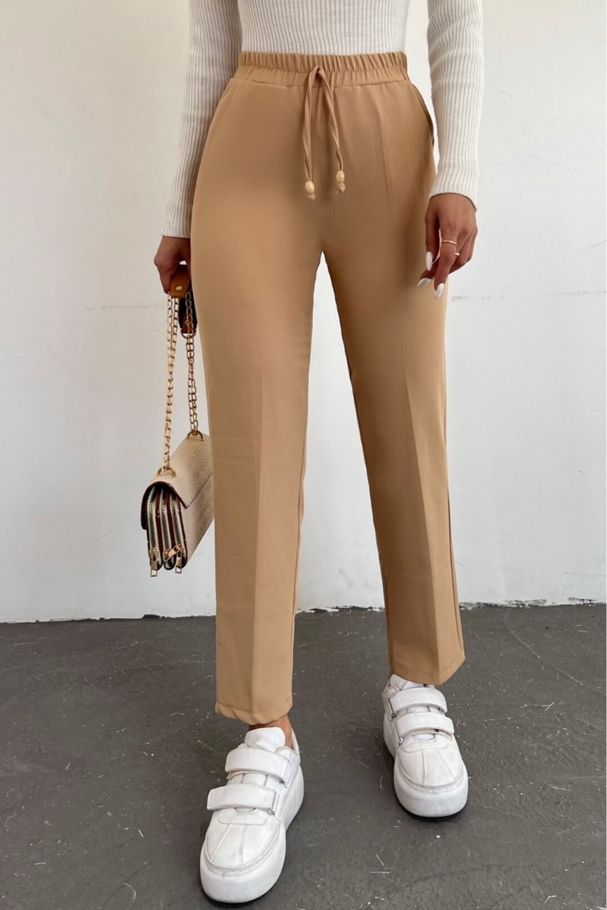 Elastic Waist Double Pocket Lacing Detail Trousers       -Light Mink