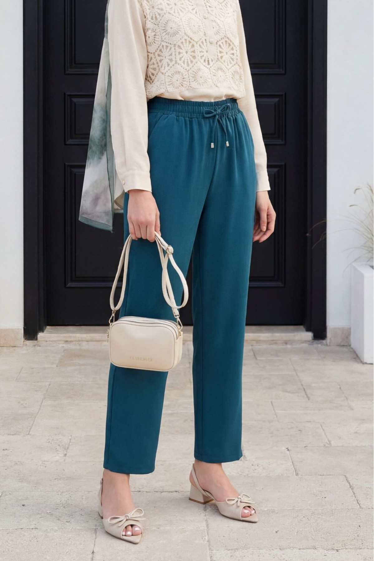 Double Pocket Elastic Waist Lace Detail Trousers  -Emerald