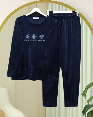 طقم بيجامة مخملية فرنسية مع نص منقوش -كحلي