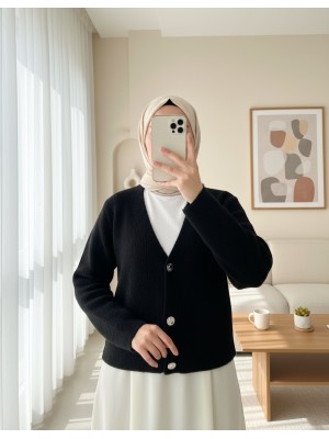 Önü Düğmeli Yumoş Triko Hırka -Siyah