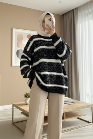 Thick Stripe Patterned Knitted Sweater -Black