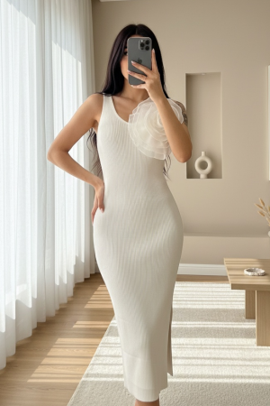 Buyuk Güllü Triko Elbise -Beyaz