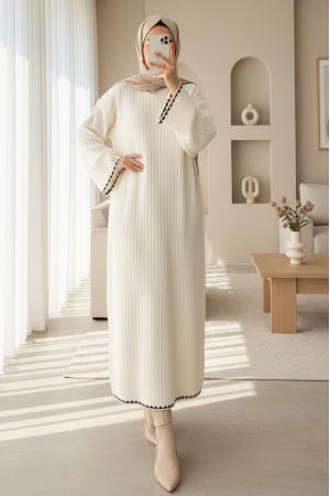 فستان طويل متماسك  -أبيض سكري