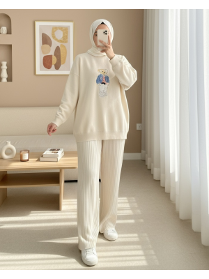 Ayıcık İşlemeli Arkası Uzun Triko Kazak -Krem