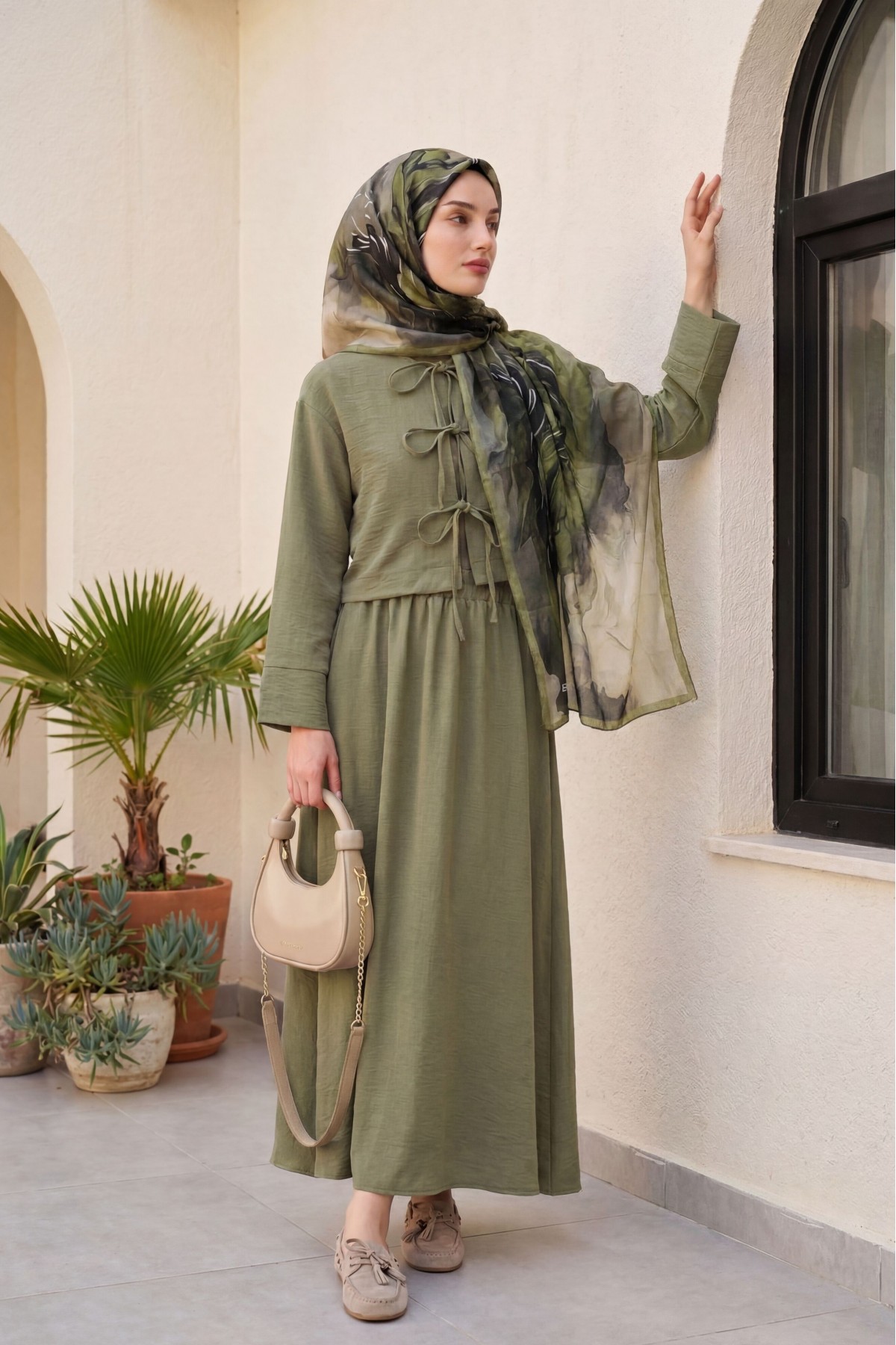 Linen Suit with Elastic Waist and Lace   -Khaki