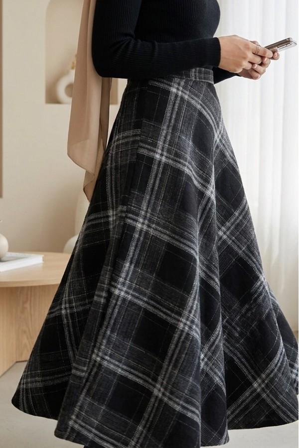 Plaid Patterned Side Zipper Cashmere A-Line Skirt -Black