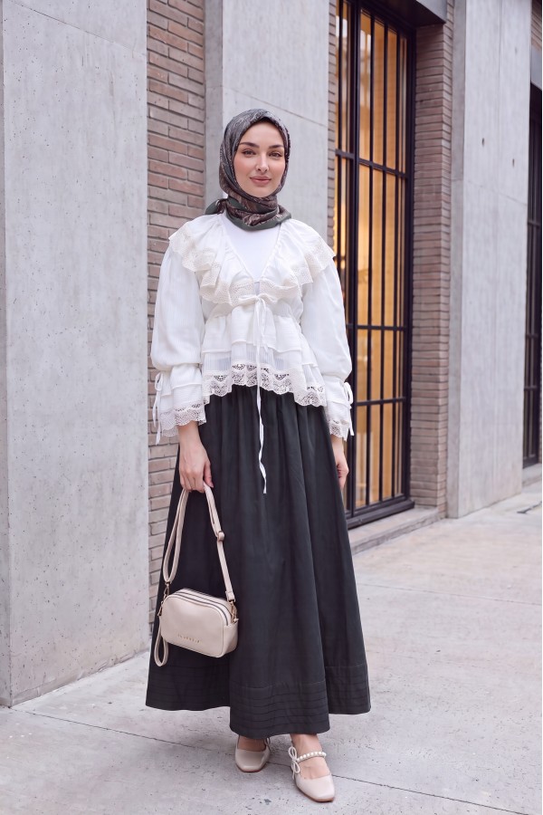 Skirt with Elastic Waist, Pockets and Stitching Details     -Oil color