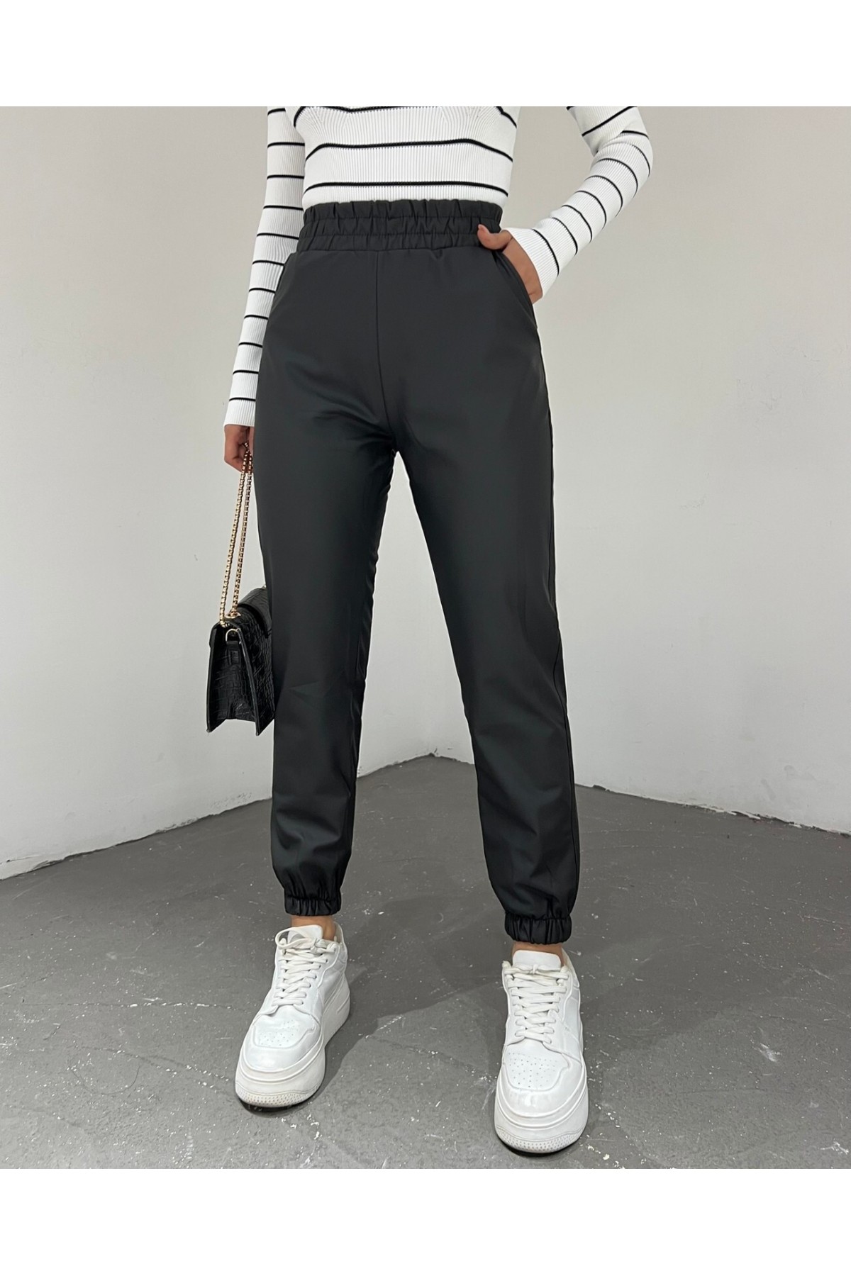 Side Pockets, Elastic Waist and Legs Leather Trousers -Black