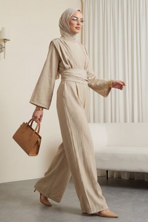 Dik Yaka Pilise Detaylı Cepli Kemerli Çilek Tulum -Vizon