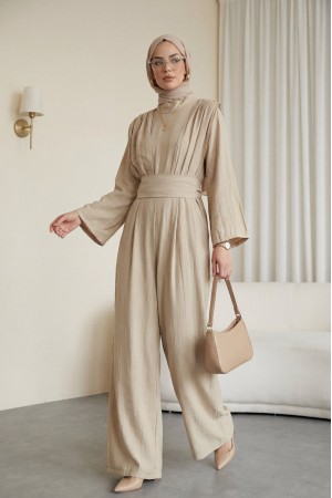 Dik Yaka Pilise Detaylı Cepli Kemerli Çilek Tulum -Vizon