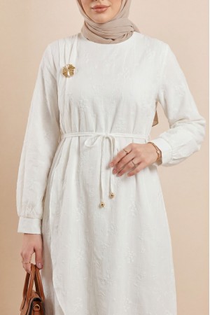 Önü Çift Kat Belden Bağlamalı Broşlu Astarlı Keten Elbise -Beyaz