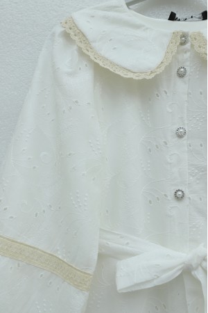 Bebe Yaka Fistolu Boydan Düğmeli Kemerli Astarlı Keten Elbise -Beyaz