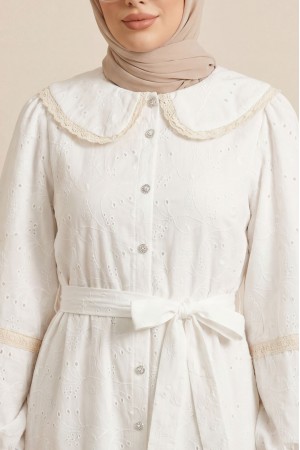 Bebe Yaka Fistolu Boydan Düğmeli Kemerli Astarlı Keten Elbise -Beyaz