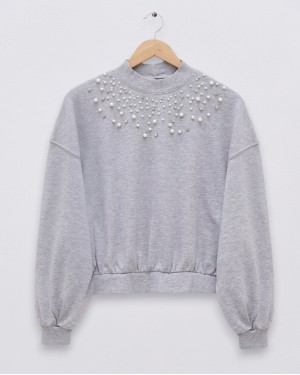 Yarım Boğazlı Önü İncili Taşlı Sweat -Gri